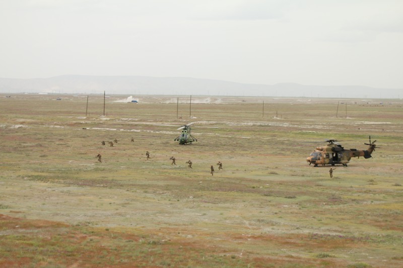 aw710756_15.jpg