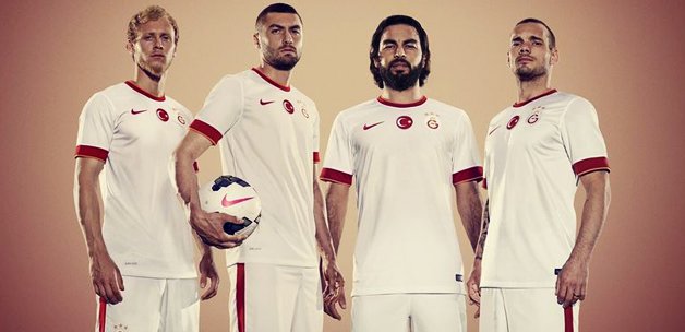 gsaray_forma_yerine_pijama_tasarlamis_1405678137_7025.jpg gsaray_forma_yerine_pijama_tasarlamis_1405678137_7025.jpg