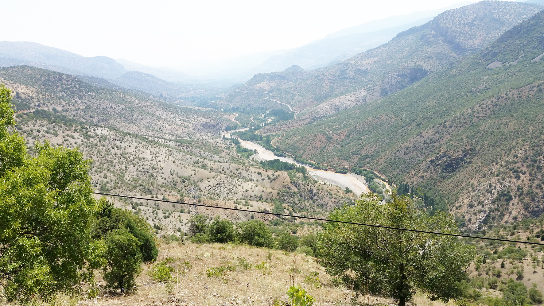 üst-kisimda-merkep-üstünde-gittiğim--yol-olmayan-aladağ-vadisi.jpg üst-kisimda-merkep-üstünde-gittiğim--yol-olmayan-aladağ-vadisi.jpg